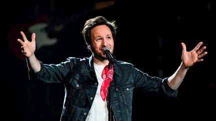 Vianney quitte sa cabane pour annoncer une nouvelle tournée en 2027