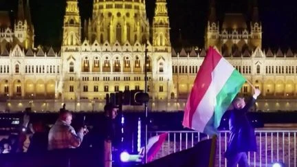 Séisme politique en Hongrie après la défaite de Viktor Orbán aux élections législatives