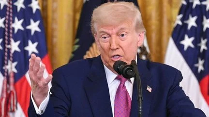 Frappes israéliennes sur l'Iran : Donald Trump dit avoir été prévenu à l'avance par Israël et 