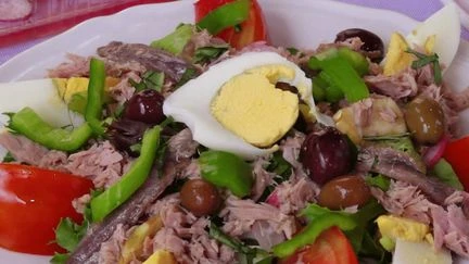 Gastronomie : la salade niçoise, de la couleur dans vos assiettes