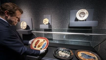Sept assiettes et plats originaux et exclusifs de Picasso ont été vendus à Genève pour près de 290 000 euros