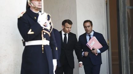 Économies budgétaires : l'Élysée et Matignon veulent montrer l’exemple