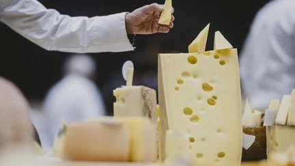 Les producteurs français d'emmental alertent sur les importations en hausse de 50% depuis le début de l'année