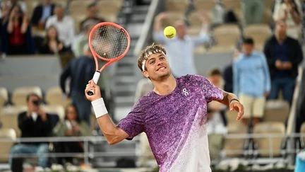 Roland-Garros 2026 : Flavio Cobolli s'impose face à Félix Auger-Aliassime et va jouer une première demi-finale en Grand Chelem... Revivez le quart de finale