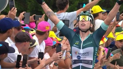 Tour de France femmes : Lorena Wiebes s'offre une deuxième victoire de suite devant Marianne Vos, qui conserve son maillot jaune