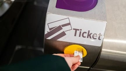 Ile-de-France : la fin des tickets en carton dans le métro et RER repoussée 