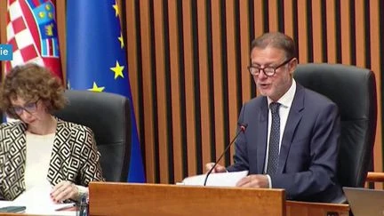 Eurozapping : le Parlement croate vote la réintroduction du service militaire obligatoire