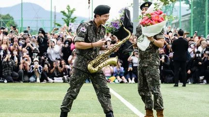 K-pop : les superstars du groupe BTS finissent leur service militaire et leurs fans espèrent les revoir très vite sur scène