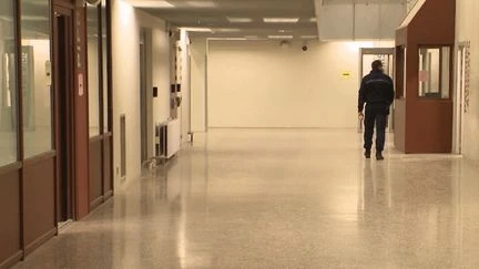  Nicolas Sarkozy en prison : l’ancien président de la République bénéficie-t-il d’un régime de faveur ? 