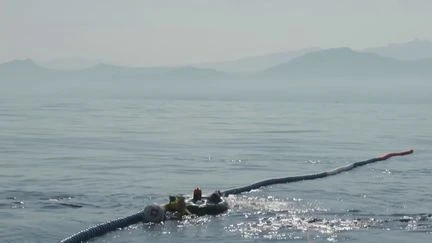 Un Suisse traverse la Méditerranée à la nage pour alerter sur la pollution marine