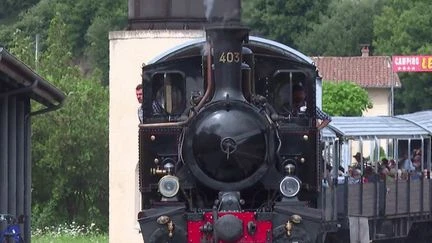 Ardèche : la locomotive à vapeur centenaire flambant neuve