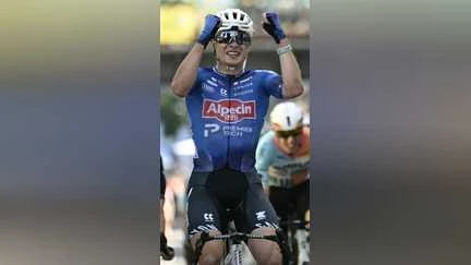 Jasper Philipsen écrase la concurrence dans un sprint en comité réduit