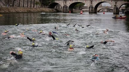 Huit sites de baignade gratuits et sécurisés, dont trois à Paris, seront ouverts cet été dans la Seine et la Marne
