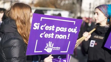 Violences sexuelles dans les facs, migrants traqués par l'extrême droite, scandale en NBA : ça dit quoi ce 24 octobre ?