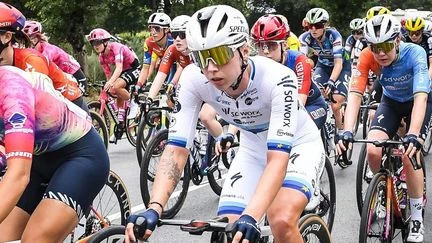 Tour de France femmes : la Néerlandaise Lorena Wiebes s'impose au sprint lors de la 3e étape, Demi Vollering chute lourdement, Marianne Vos reprend le jaune