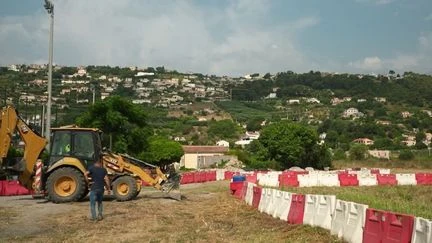 Alpes-Maritimes : des maires contraints d’aménager des aires d’accueil pour des gens du voyage