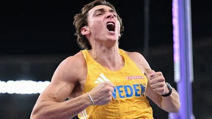 Le Suédois Armand Duplantis passe 6,30 m et bat le record du monde de saut à la perche et s'offre un troisième sacre mondial consécutif