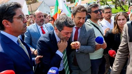Elections législatives au Portugal : le leader de l'extrême droite fait deux malaises sous le regard des caméras