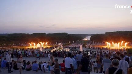 Spectacle des Grandes Eaux au château de Versailles : immersion pleine de magie à l'époque de Louis XIV