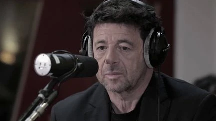 Affaire Patrick Bruel : plusieurs femmes témoignent à visage découvert contre le chanteur