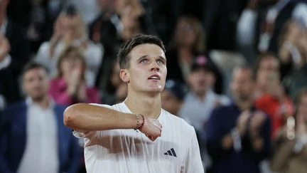 Roland-Garros 2026 : Jakub Mensik, du bord du précipice au dernier carré du tournoi