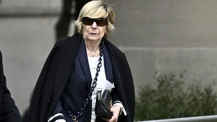 Affaire Karine Le Marchand : dans quels dossiers Mimi Marchand, soupçonnée d'avoir fait chanter l'animatrice TV, est-elle citée ?