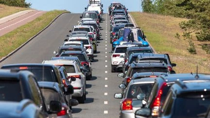 Départs en vacances : comment l'application Waze se comporte-t-elle dans les embouteillages ?