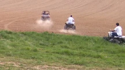 Les rodéos sauvages, nouveau cauchemar des agriculteurs