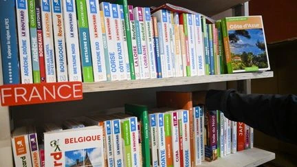 Hachette Livre rachète la marque emblématique du Routard