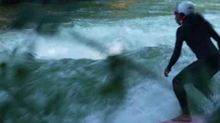 Munich : la célèbre vague de l’Eisbach disparaît mystérieusement