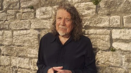 L'ancien chanteur de Led Zeppelin, Robert Plant, publie un album lumineux, 