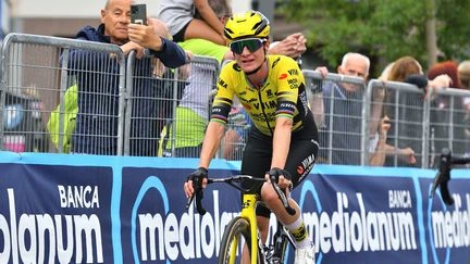Tour de France femmes : coup double pour Marianne Vos, qui prend le maillot jaune après sa victoire sur la 1re étape, Pauline Ferrand-Prévot troisième