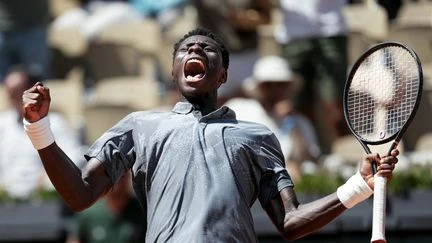 Impressionnant exploit de l'espoir français Moïse Kouame, qualifié pour le 3e tour de Roland-Garros après avoir été mené 5-2 au cinquième set