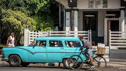 Le petit-fils de Fidel Castro créé la polémique à Cuba avec des sketchs provocateurs sur internet