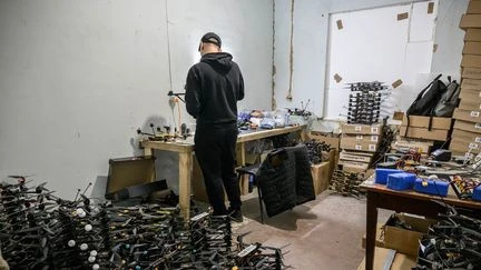 Comment, en quatre ans de guerre, les civils ukrainiens ont suppléé l'Etat dans la défense de leur pays