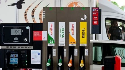 Jugeant la mesure coûteuse et inefficace, des experts déconseillent une baisse de la TVA sur les carburant