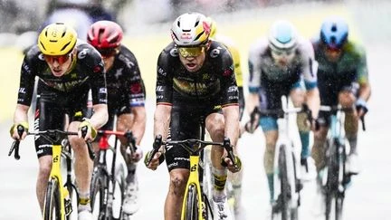 Tour de France 2025 : Wout van Aert impérial dans Montmartre, s'offre une victoire d'anthologie sur les Champs-Elysées, Tadej Pogacar sacré pour la quatrième fois