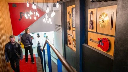 L'historique enseigne de musique parisienne Paul Beuscher rouvre ses portes avec une salle de concert, des studios et un atelier lutherie