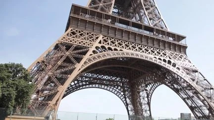 Tour Eiffel, Louvre : les monuments ferment leurs portes plus tôt