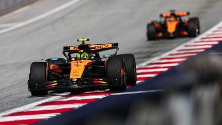 F1 : Lando Norris s'offre le Grand Prix d'Autriche en résistant à son coéquipier Oscar Piastri, Max Verstappen contraint à l'abandon