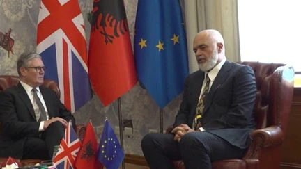 Eurozapping : les Britanniques veulent transférer des migrants en Albanie