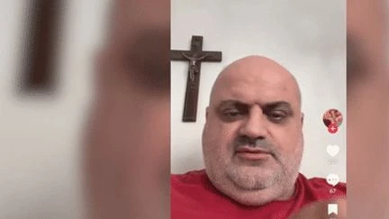 Poignardé devant son immeuble, Ashur, 46 ans en fauteuil roulant, succombe à ses blessures