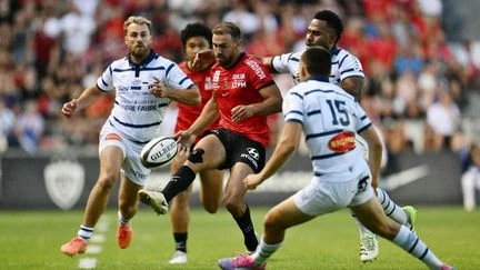 Top 14 : Toulon surclasse Castres et affrontera Bordeaux-Bègles en demi-finales