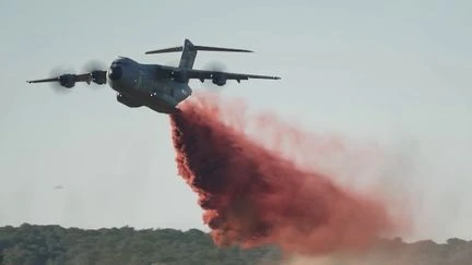 Incendies : faut-il renouveler les Canadair et les bombardiers d'eau ?