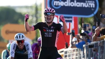 Giro 2025 : Olav Kooij remporte la dernière étape au sprint, Simon Yates s'offre la victoire finale