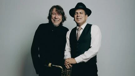 Lenine, le troubadour de Rio, et le SpokFrevo Orchestra de Recife en concert à Paris et Toulouse pour la saison France Brésil