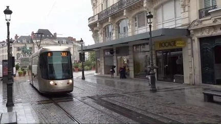 Orléans : les boutiques de prêt-à-porter en voie de disparition, la ville réagit