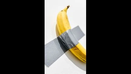 L'oeuvre de la banane scotchée... volée au centre Pompidou-Metz
