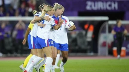 Euro 2025 : une Angleterre renversante vient à bout de la Suède au bout d'une folle séance de tirs au but et rejoint l'Italie en demi-finales