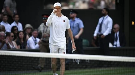 Wimbledon 2025 : Jannik Sinner prend sa revanche sur Carlos Alcaraz en finale et remporte son premier titre sur le gazon londonien